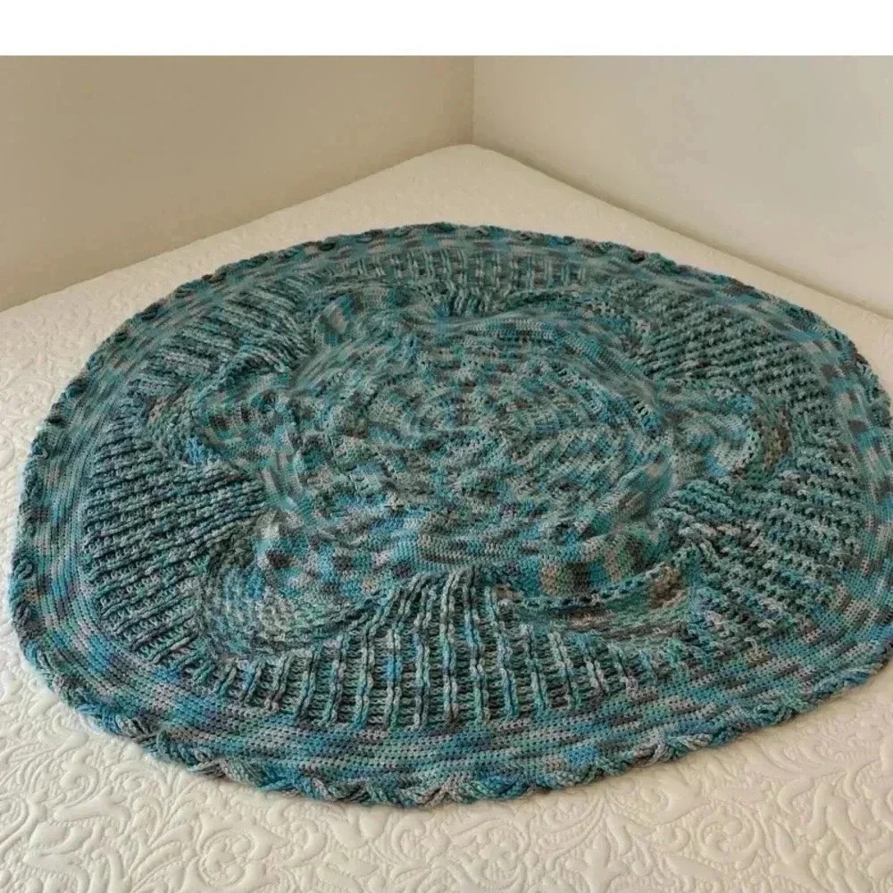 New Afghan Blanket Throw Handmade Crochet Variegated Blue Teal Gray 4.5’ Round